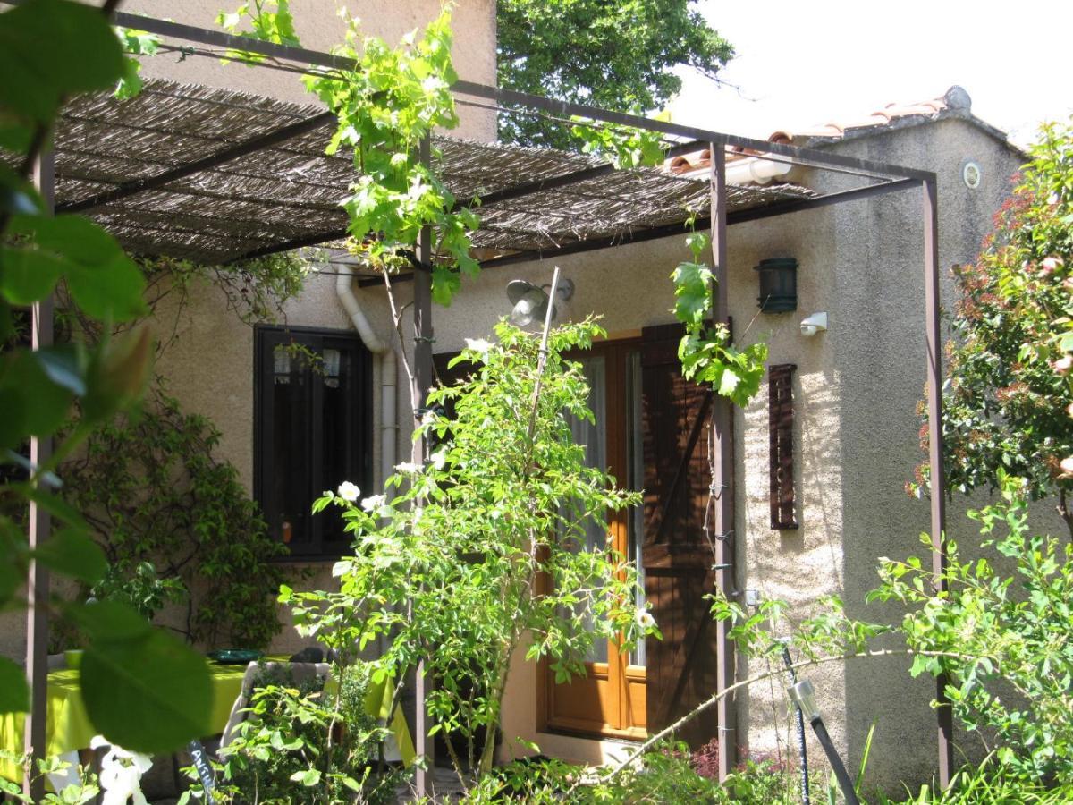 Apiflore Gareoult Exterior photo